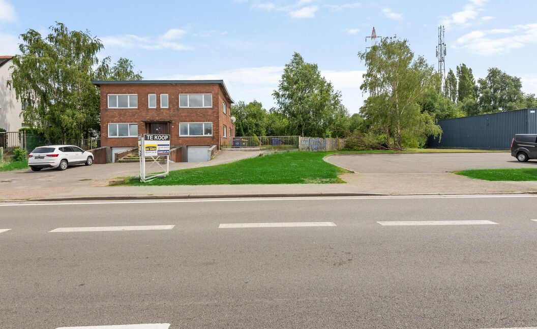 Gebouw voor gemengd gebruik te koop in Aartselaar