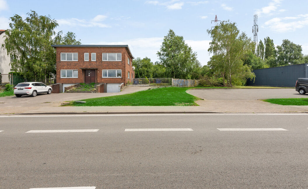 Gebouw voor gemengd gebruik te koop in Aartselaar