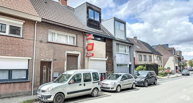 Commercieel gelijkvloers te koop in Aartselaar