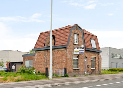 Gebouw voor gemengd gebruik te koop in Wilrijk